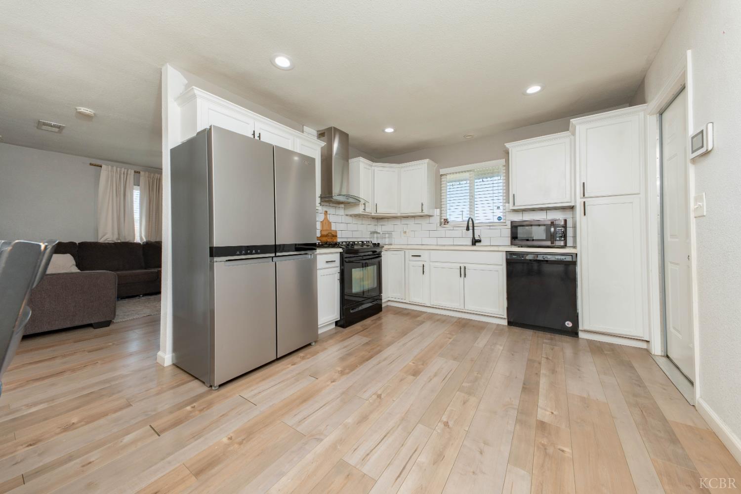 770 S Pratt St, Tulare, CA 93274