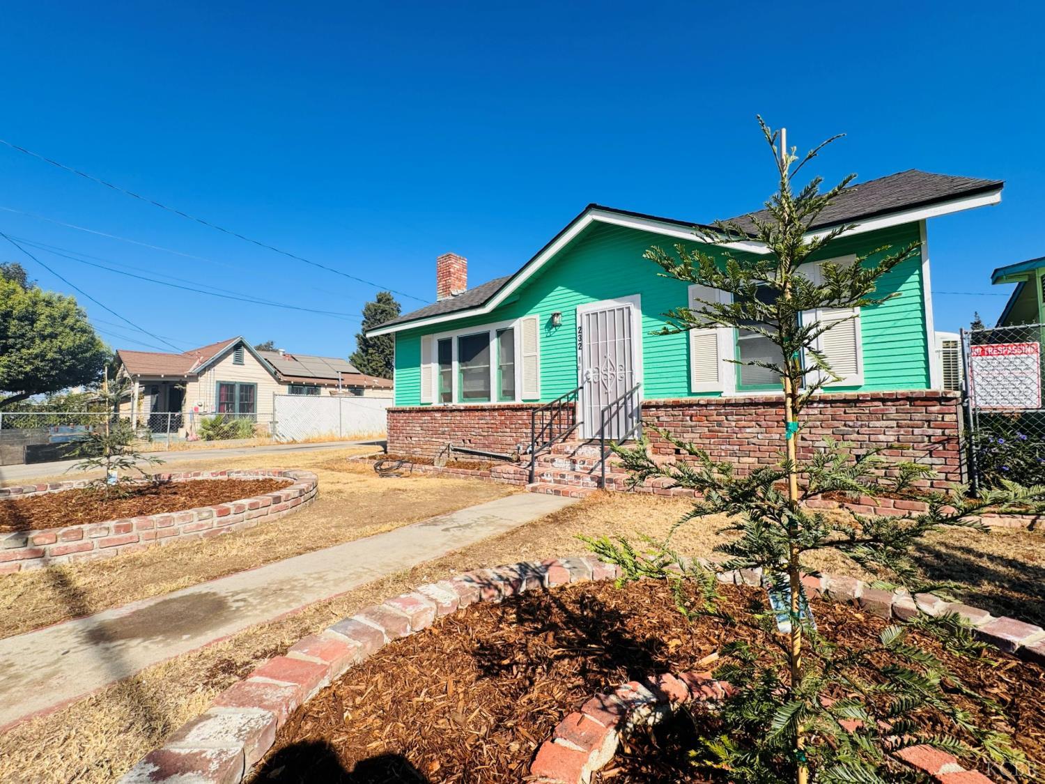 232 E Sweet Ave, Visalia, CA 93291