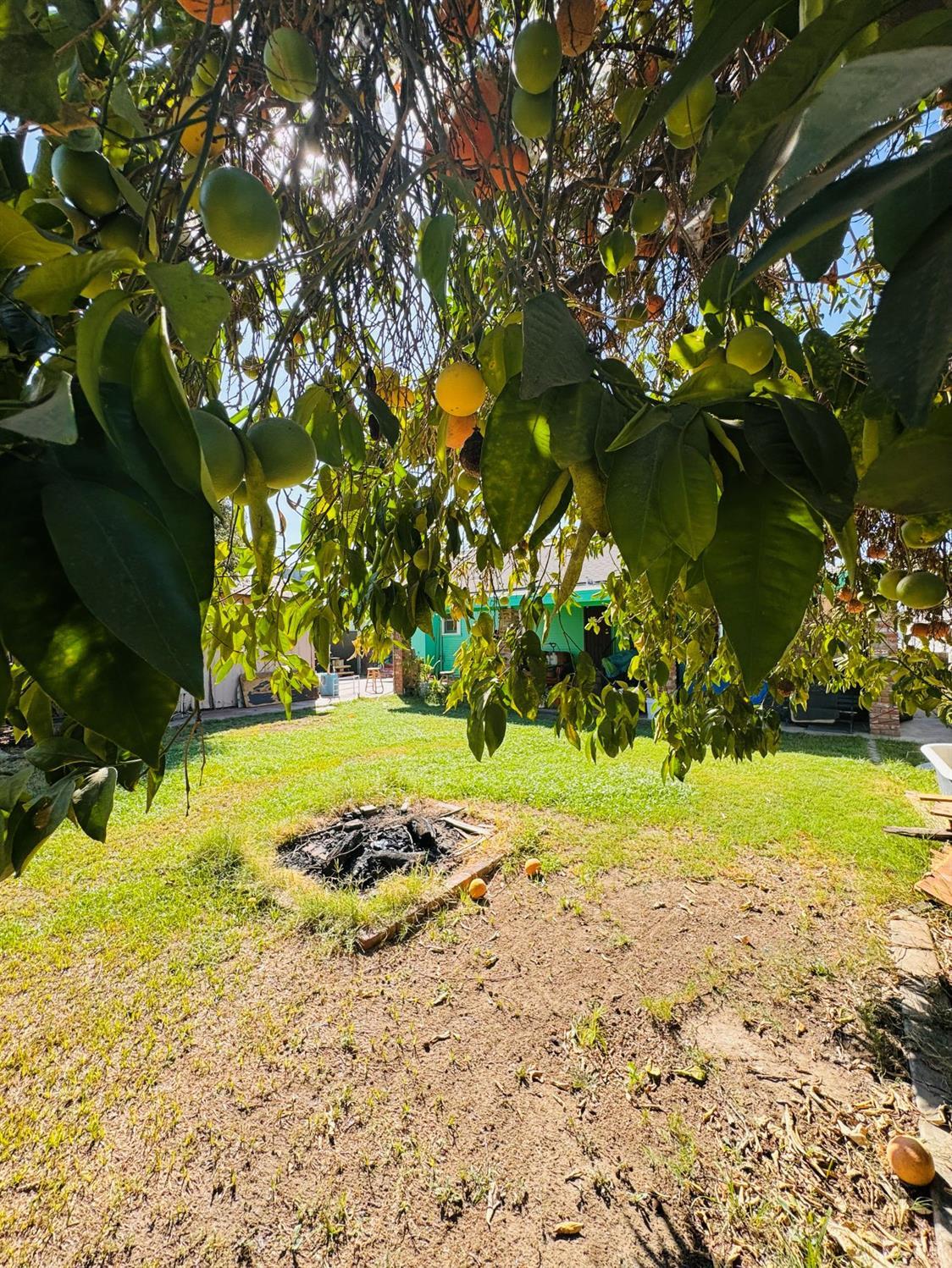 232 E Sweet Ave, Visalia, CA 93291