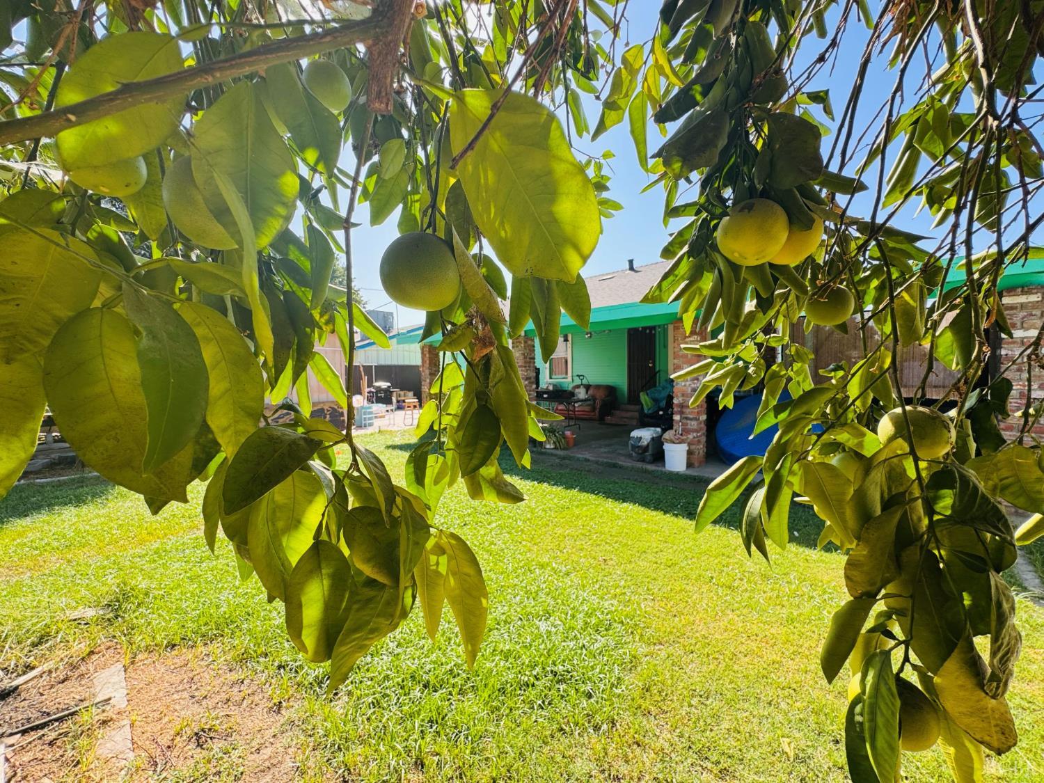 232 E Sweet Ave, Visalia, CA 93291