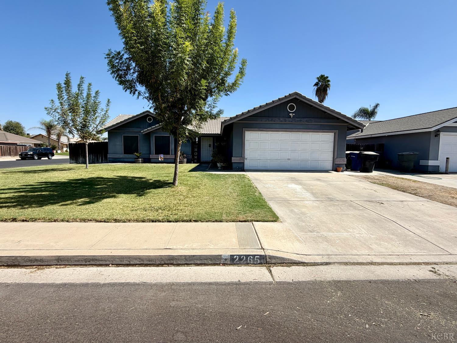 2265 Knowlwood Ct, Hanford, CA 93230