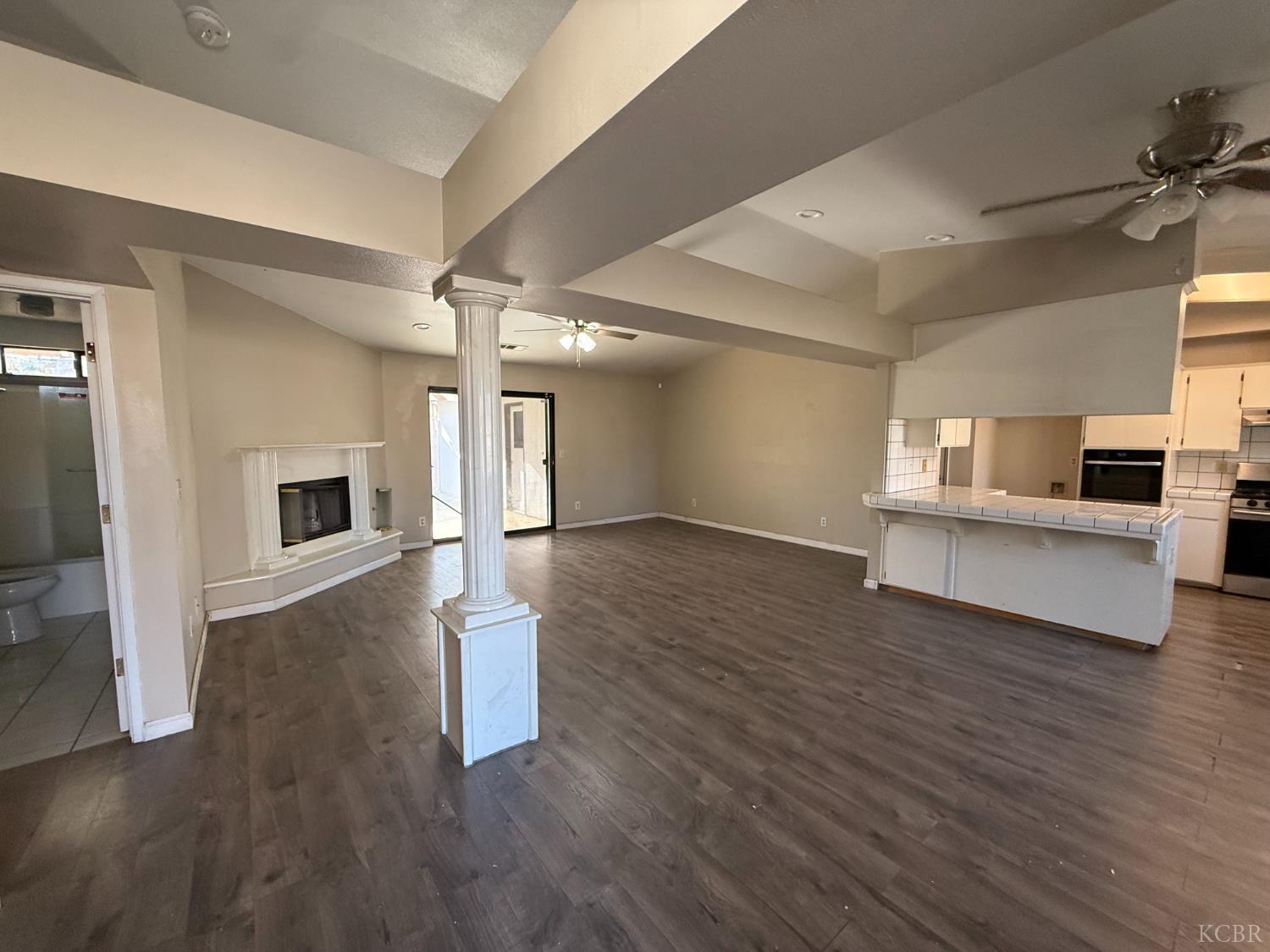 2350 Stratford Way, Hanford, CA 93230
