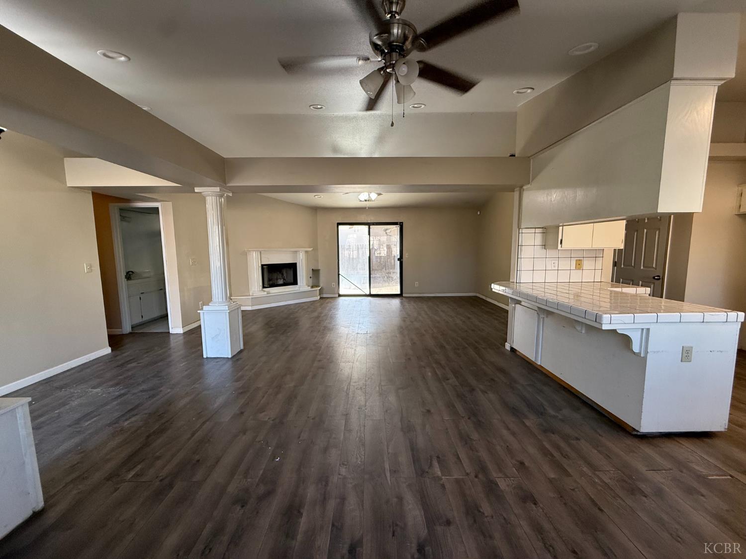 2350 Stratford Way, Hanford, CA 93230