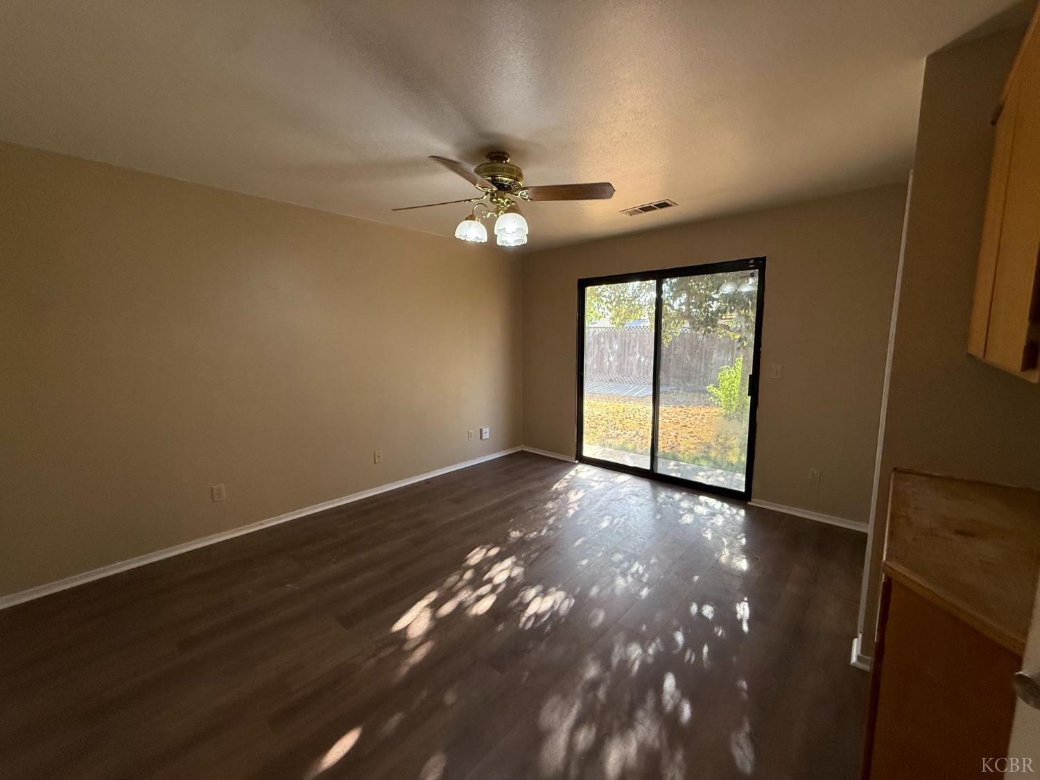 2350 Stratford Way, Hanford, CA 93230