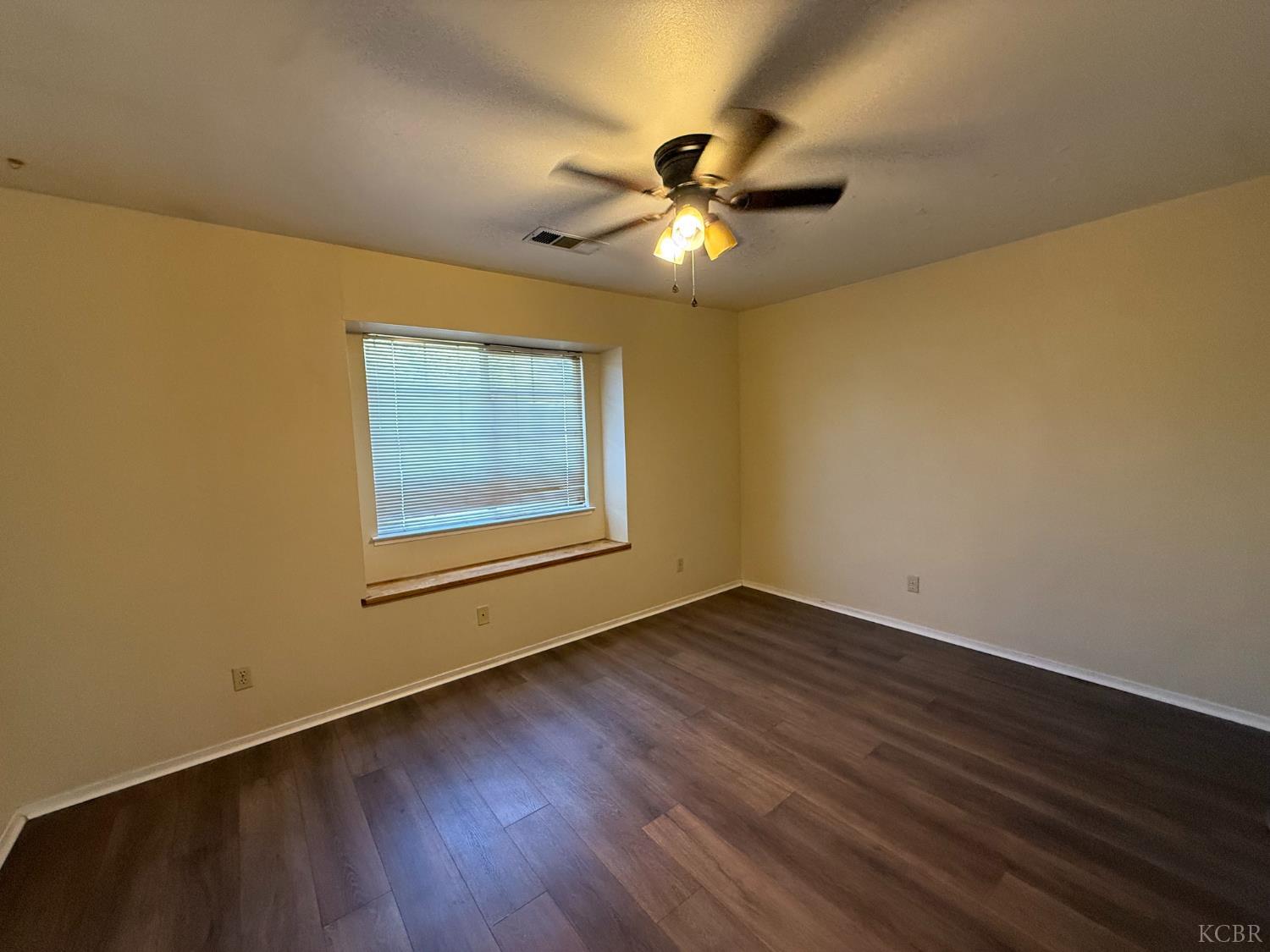 2350 Stratford Way, Hanford, CA 93230