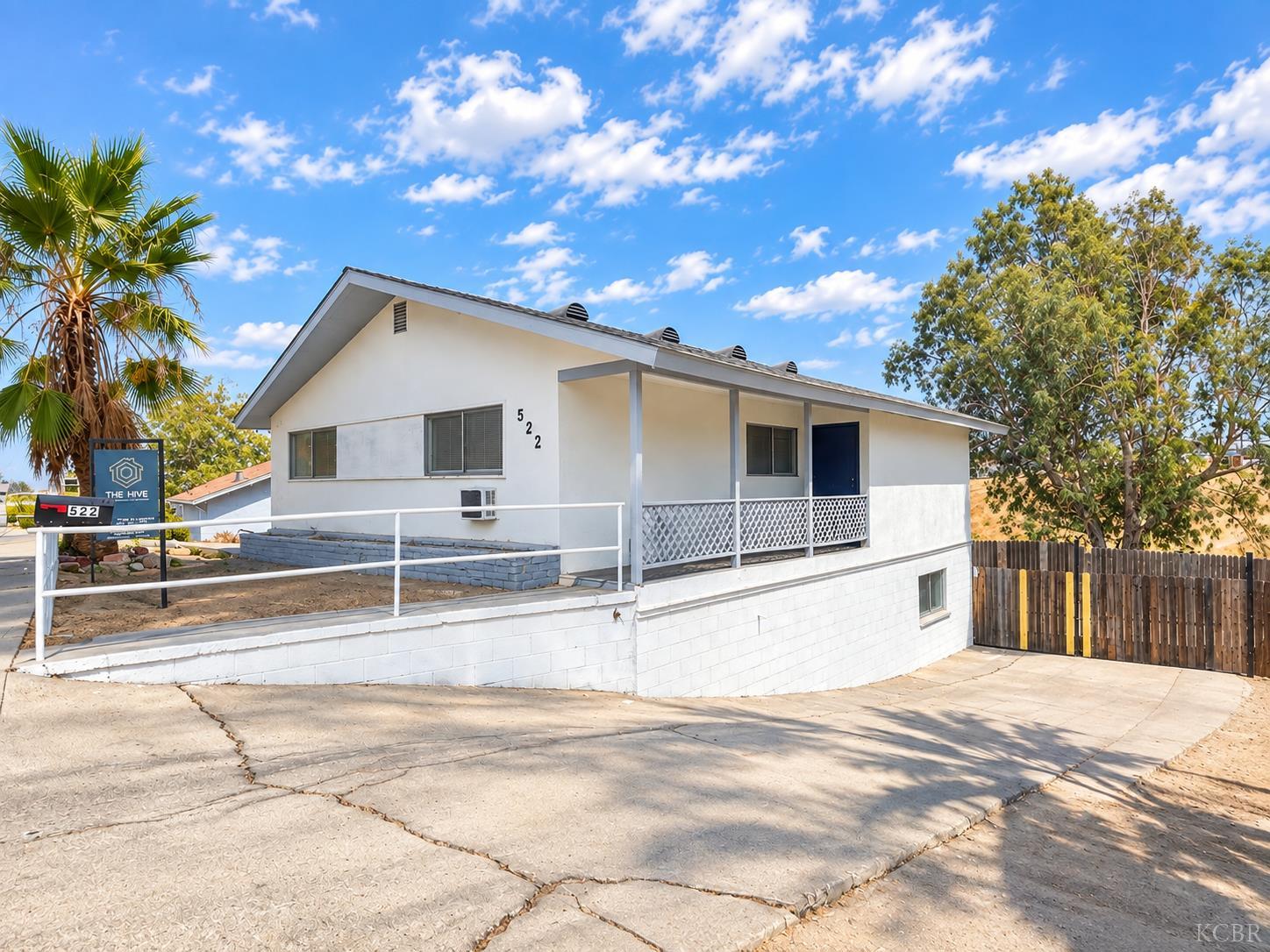522 Garfield Ave, Taft, CA 93268