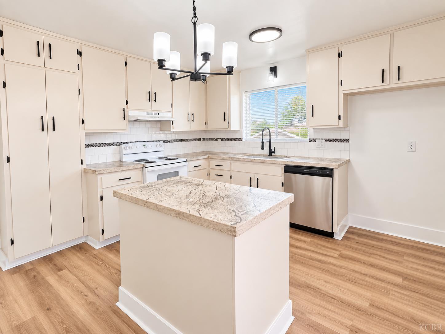 522 Garfield Ave, Taft, CA 93268