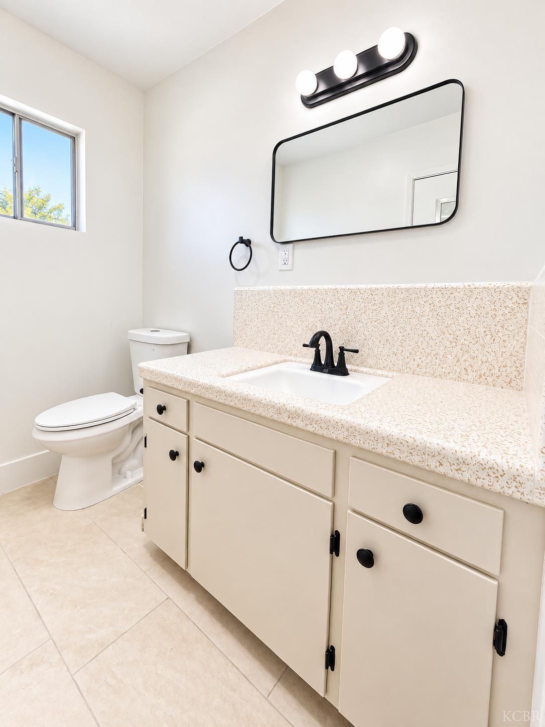 522 Garfield Ave, Taft, CA 93268