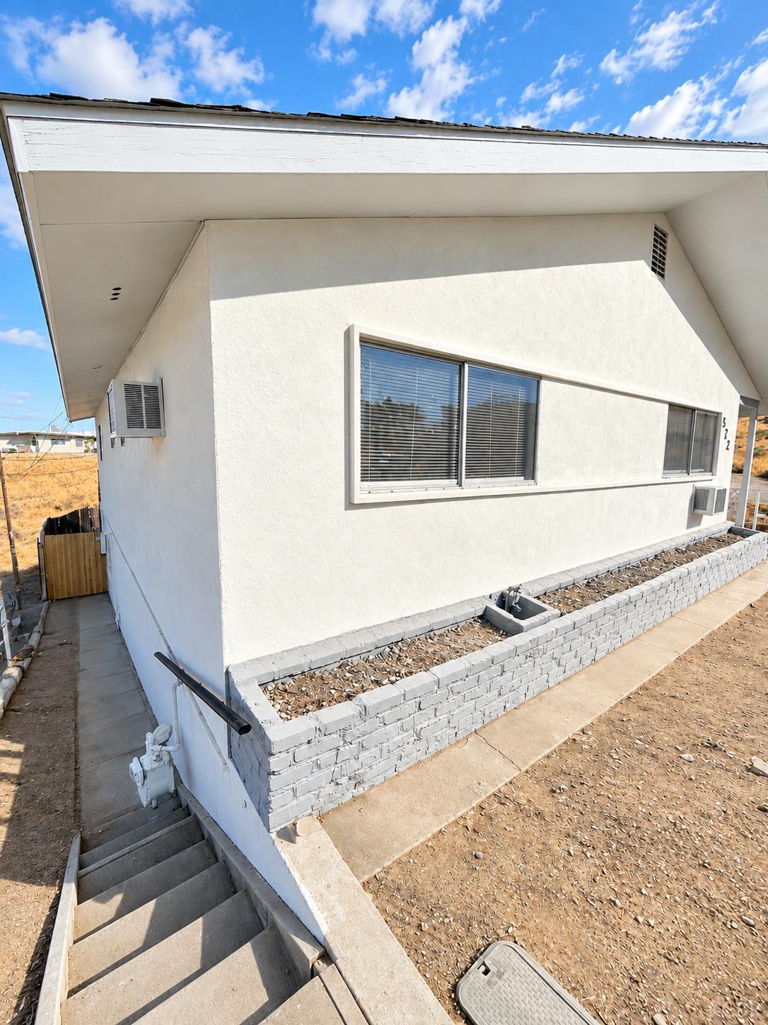 522 Garfield Ave, Taft, CA 93268