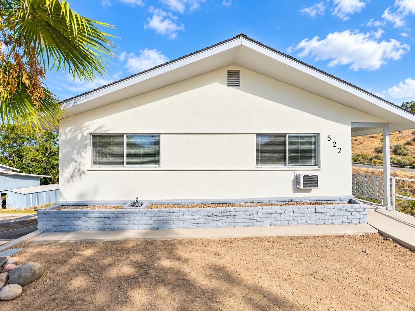 522 Garfield Ave, Taft, CA 93268