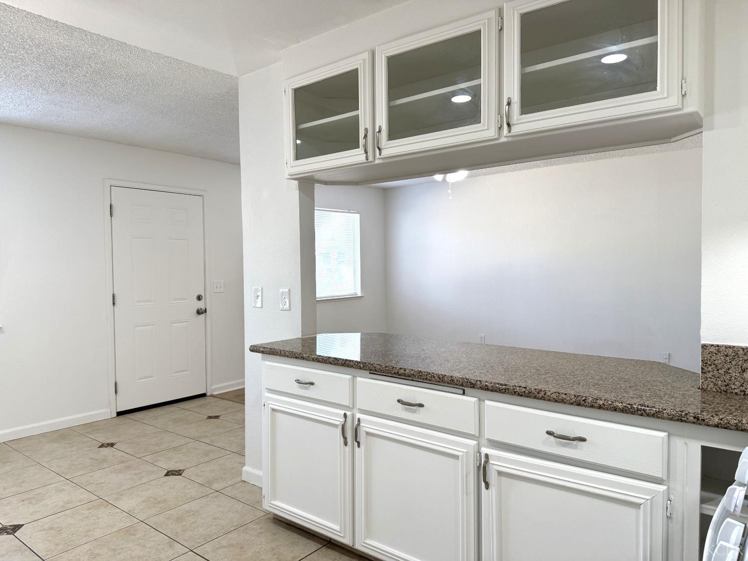 1105 N Thorne Ave, Fresno, CA 93728
