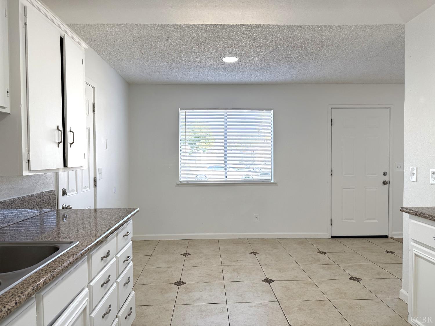 1105 N Thorne Ave, Fresno, CA 93728