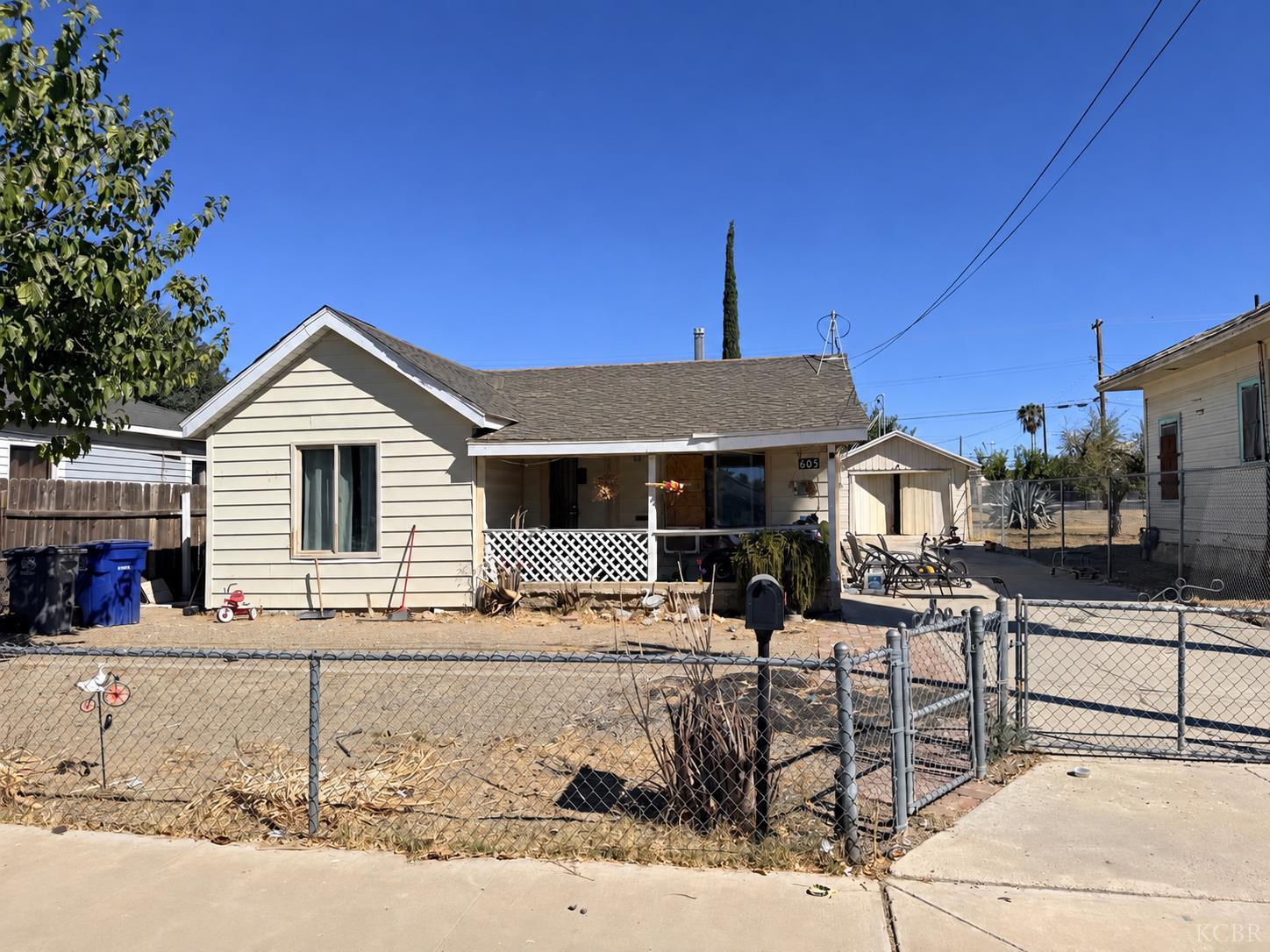 605 E Stanislaus St, Avenal, CA 93204
