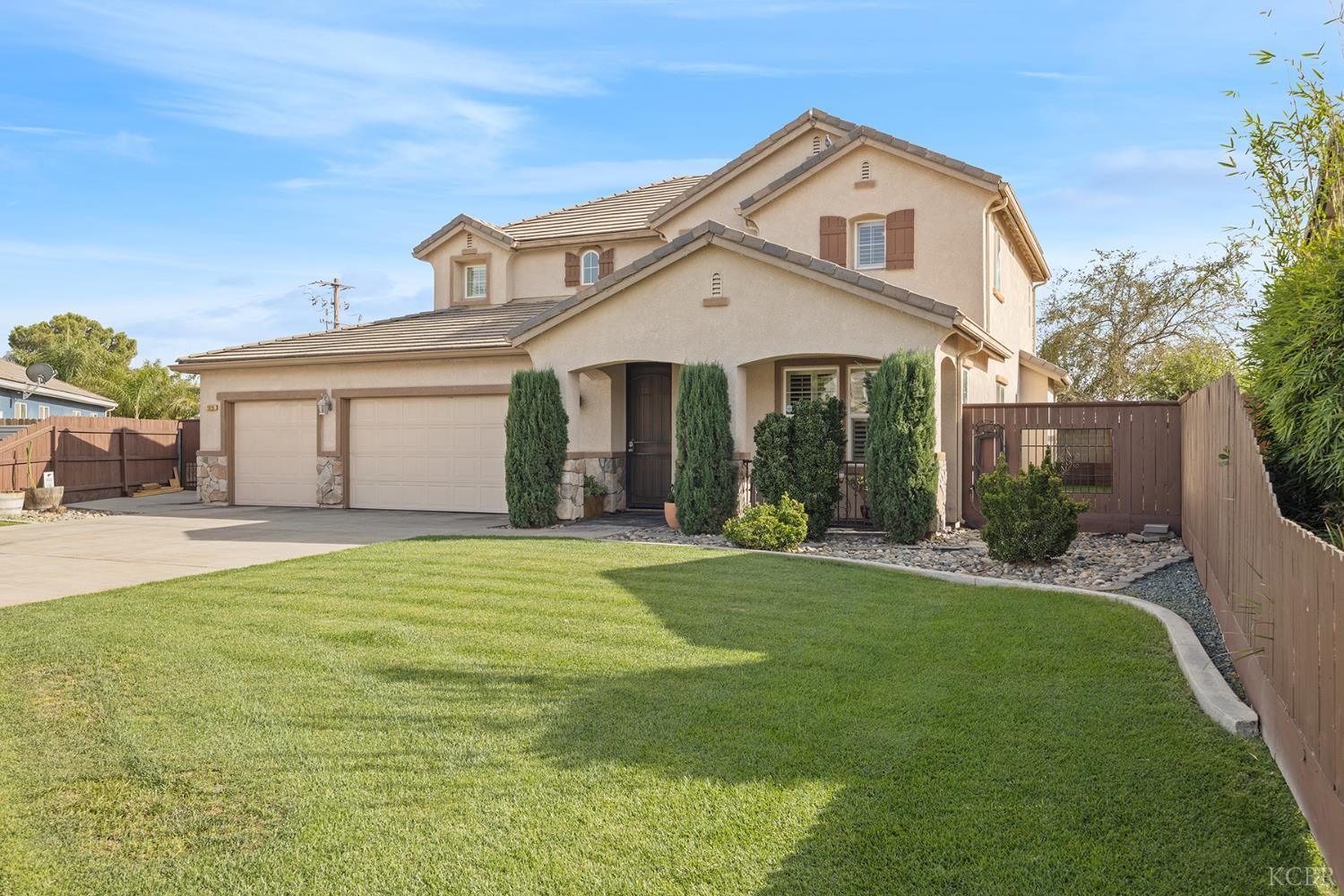 1315 Acres Way, Hanford, CA 93230