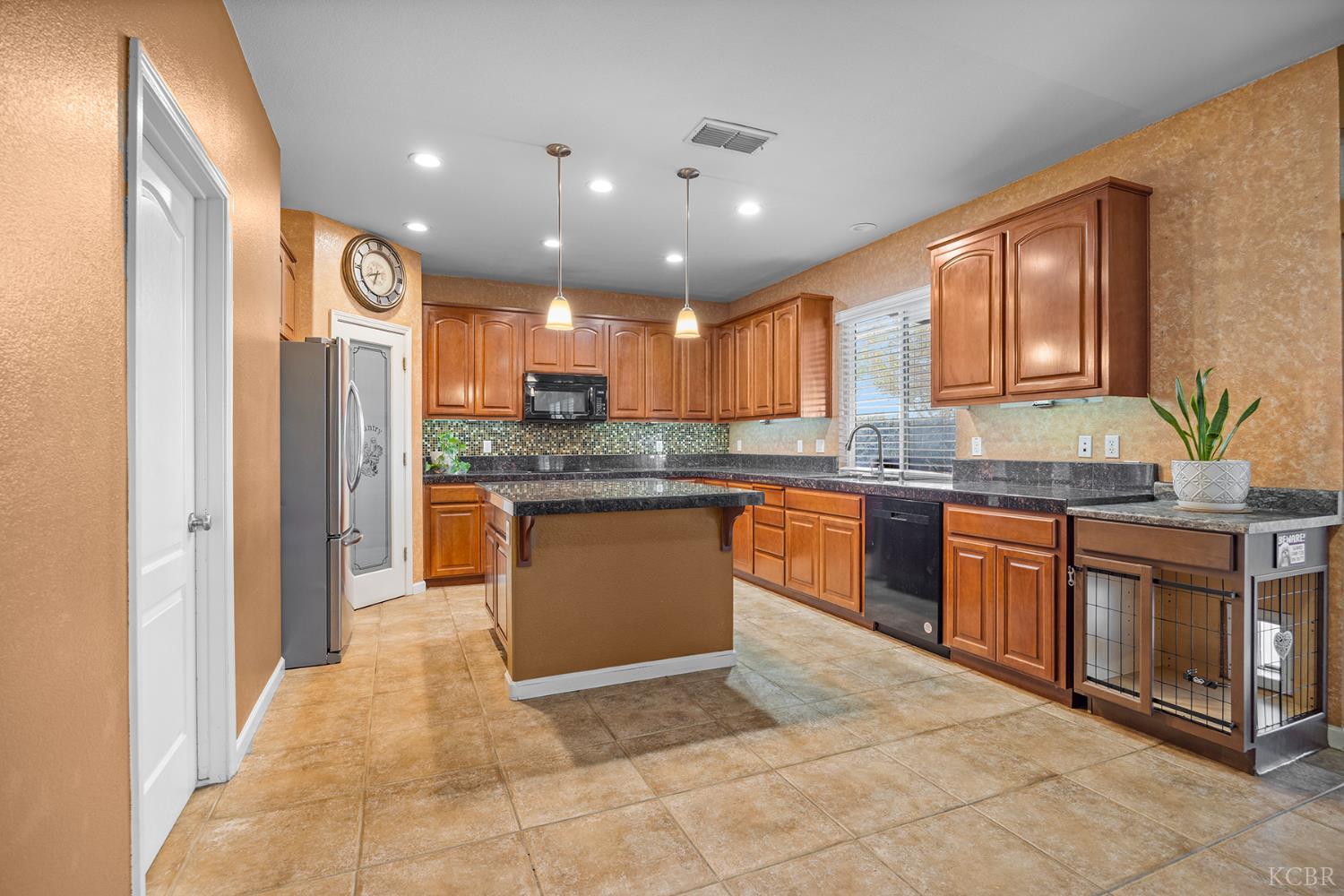 1315 Acres Way, Hanford, CA 93230