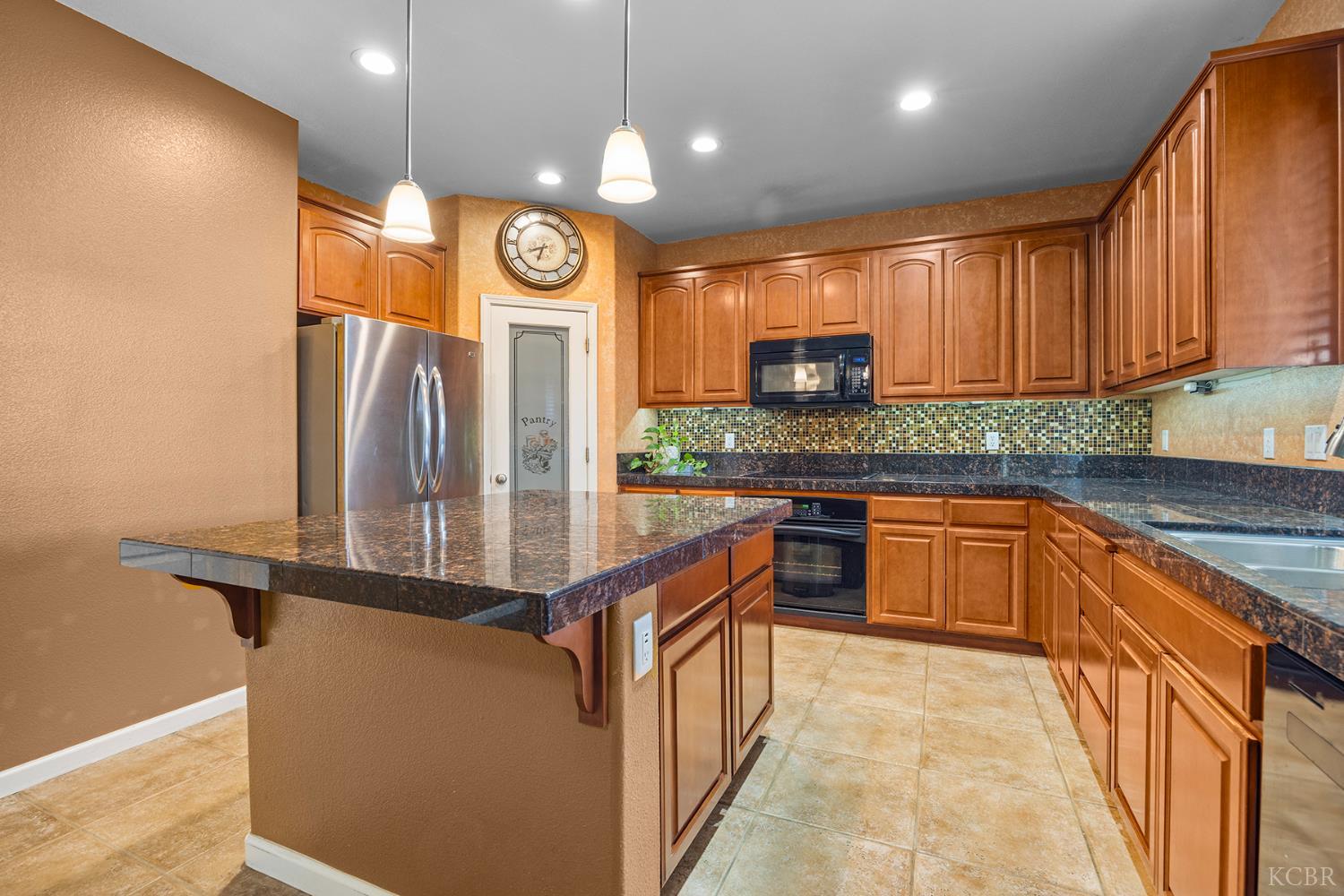 1315 Acres Way, Hanford, CA 93230
