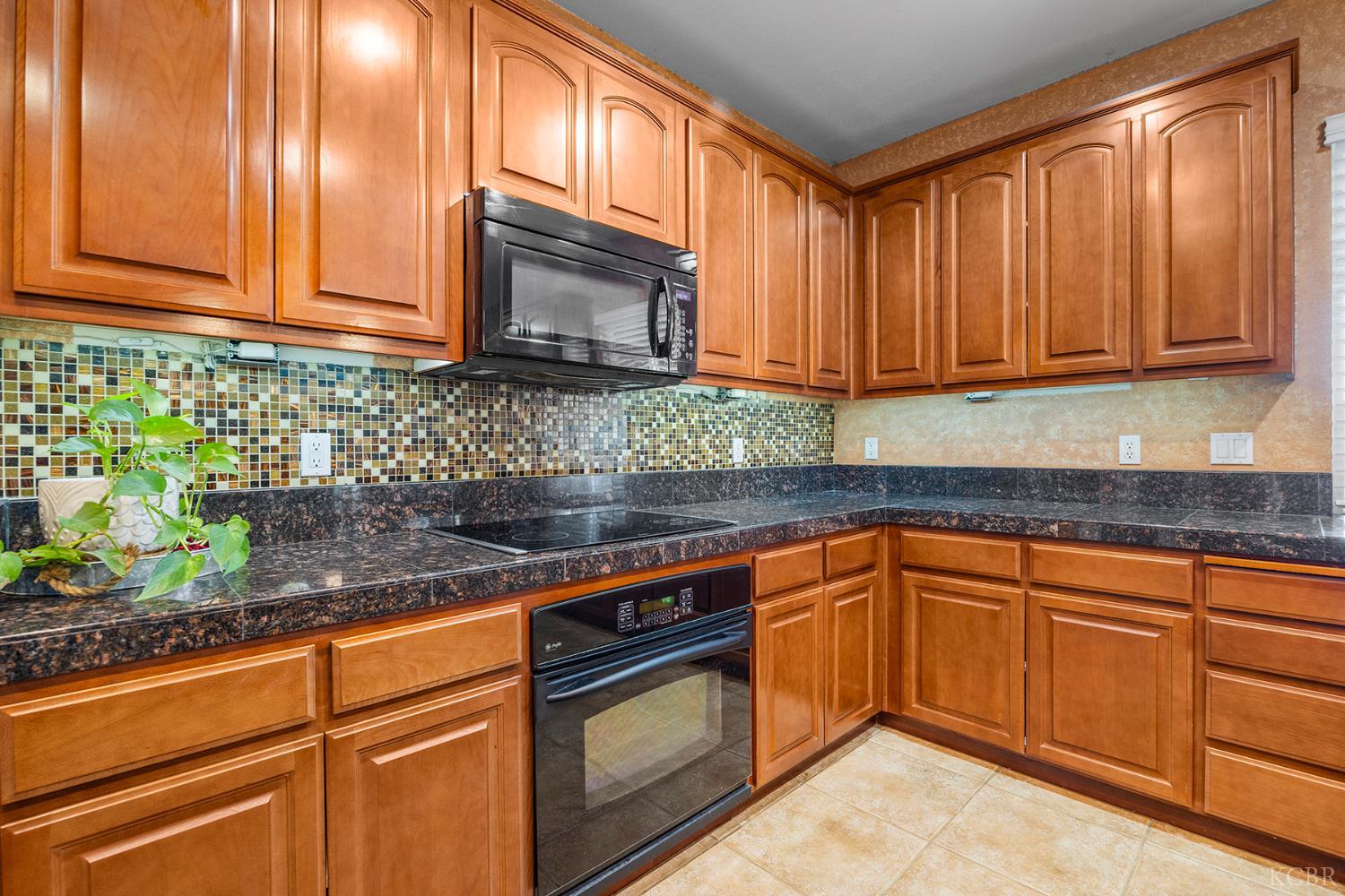 1315 Acres Way, Hanford, CA 93230