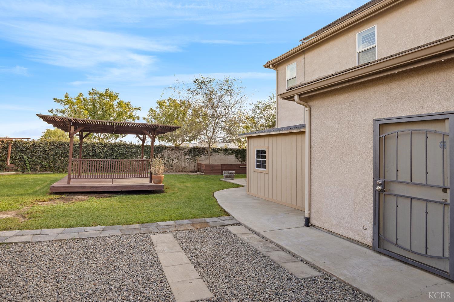1315 Acres Way, Hanford, CA 93230