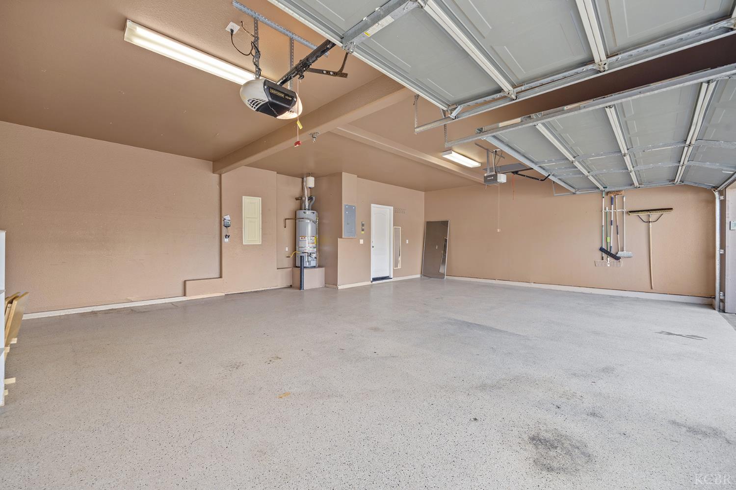 1315 Acres Way, Hanford, CA 93230