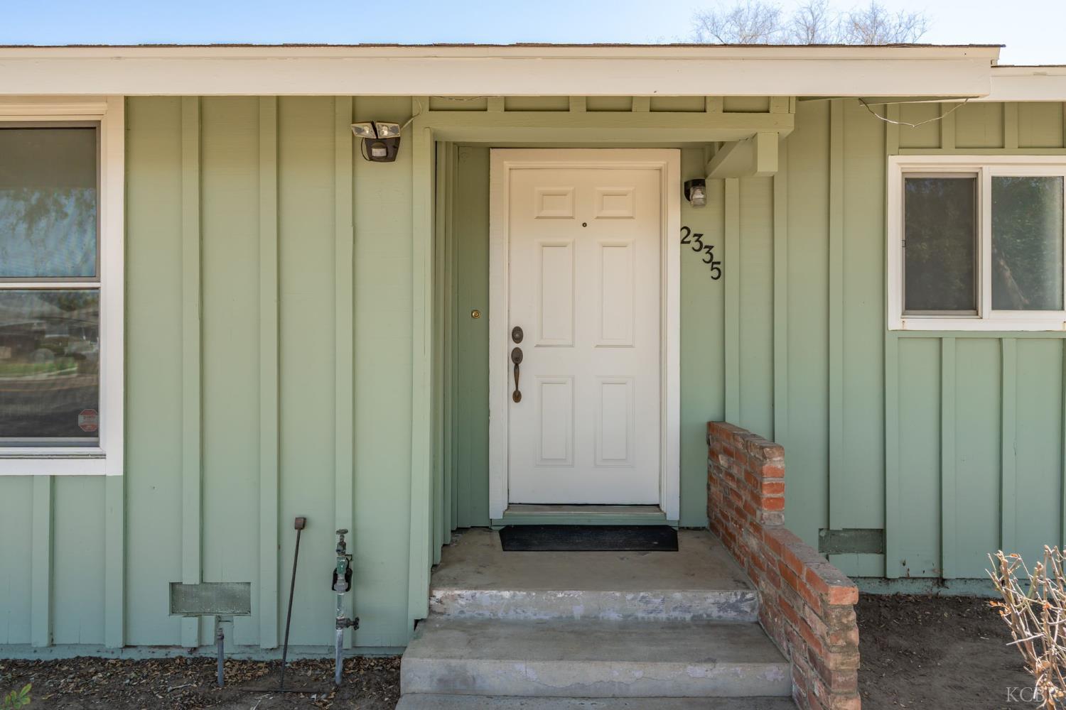 2335 N Douty St, Hanford, CA 93230