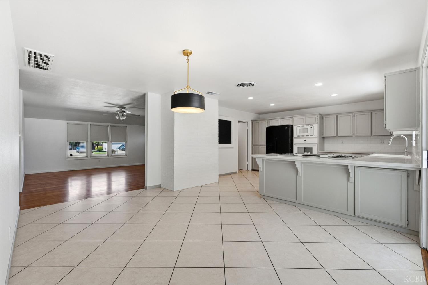 2335 N Douty St, Hanford, CA 93230