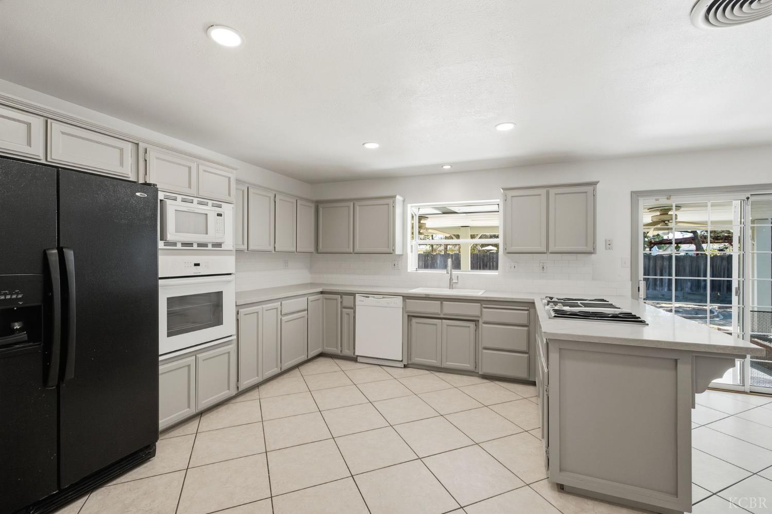 2335 N Douty St, Hanford, CA 93230