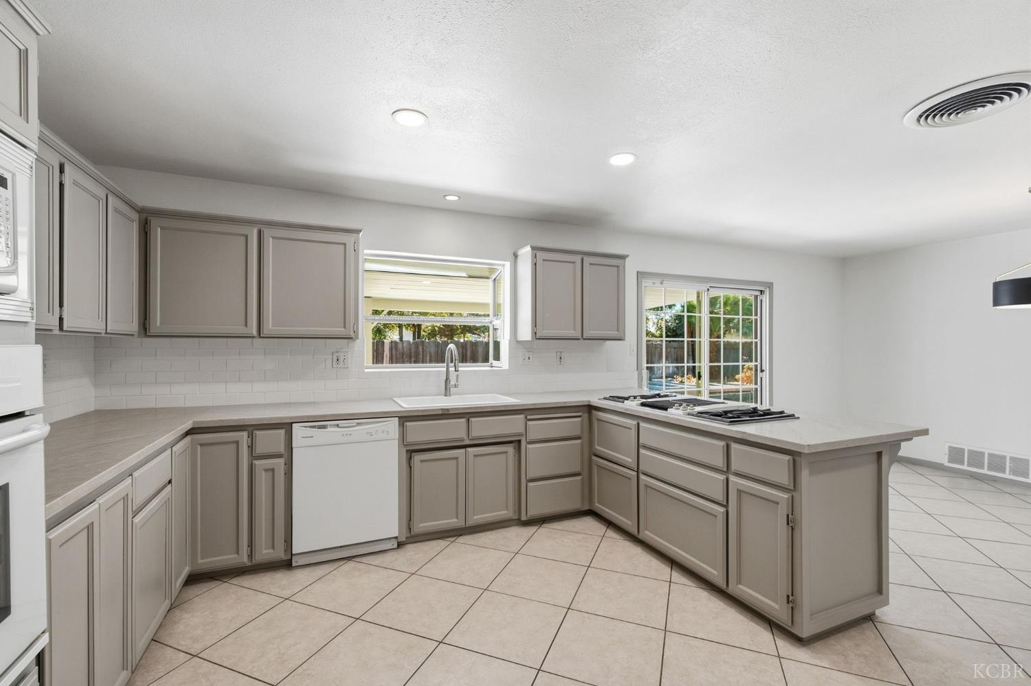 2335 N Douty St, Hanford, CA 93230