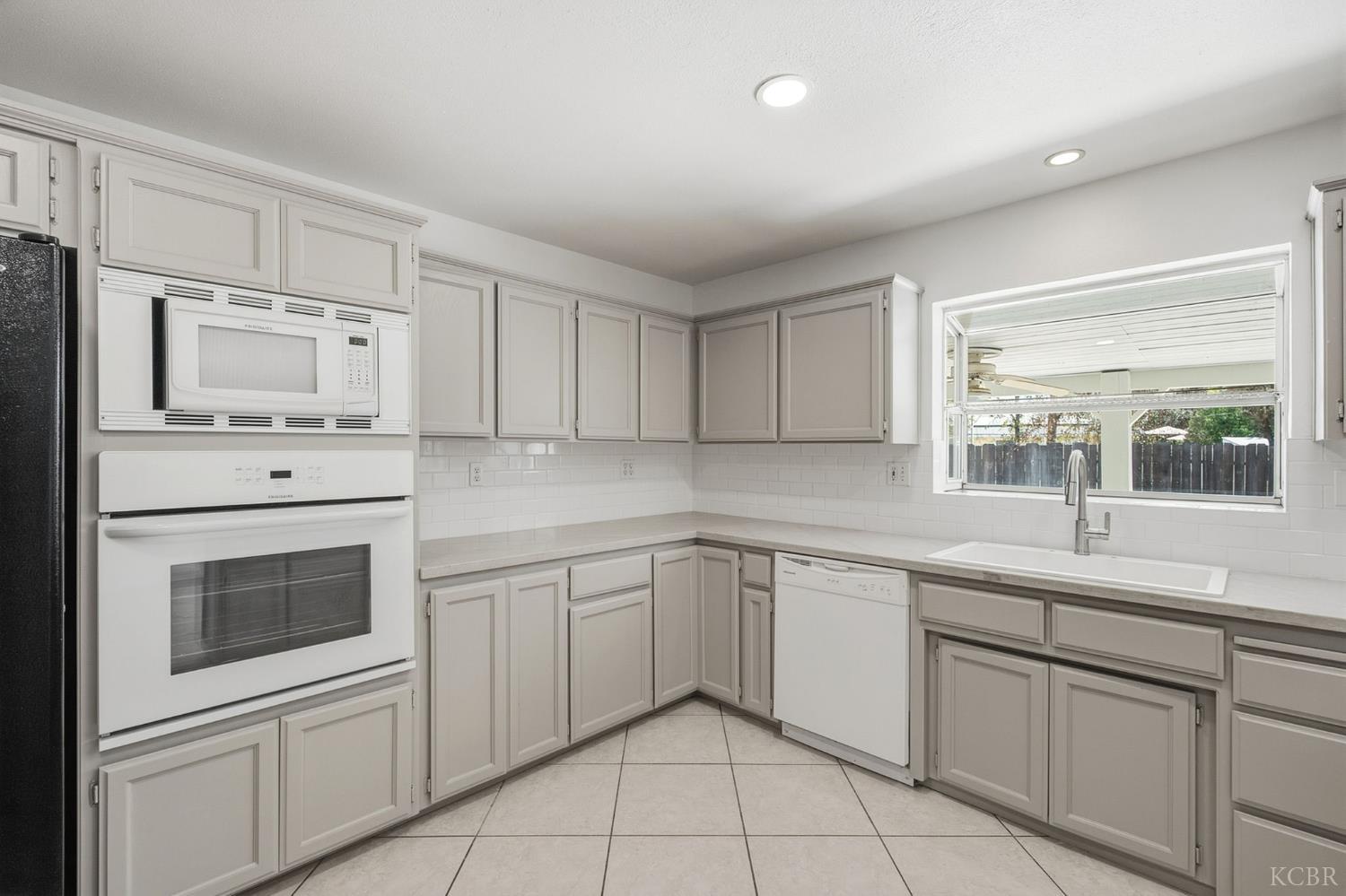 2335 N Douty St, Hanford, CA 93230
