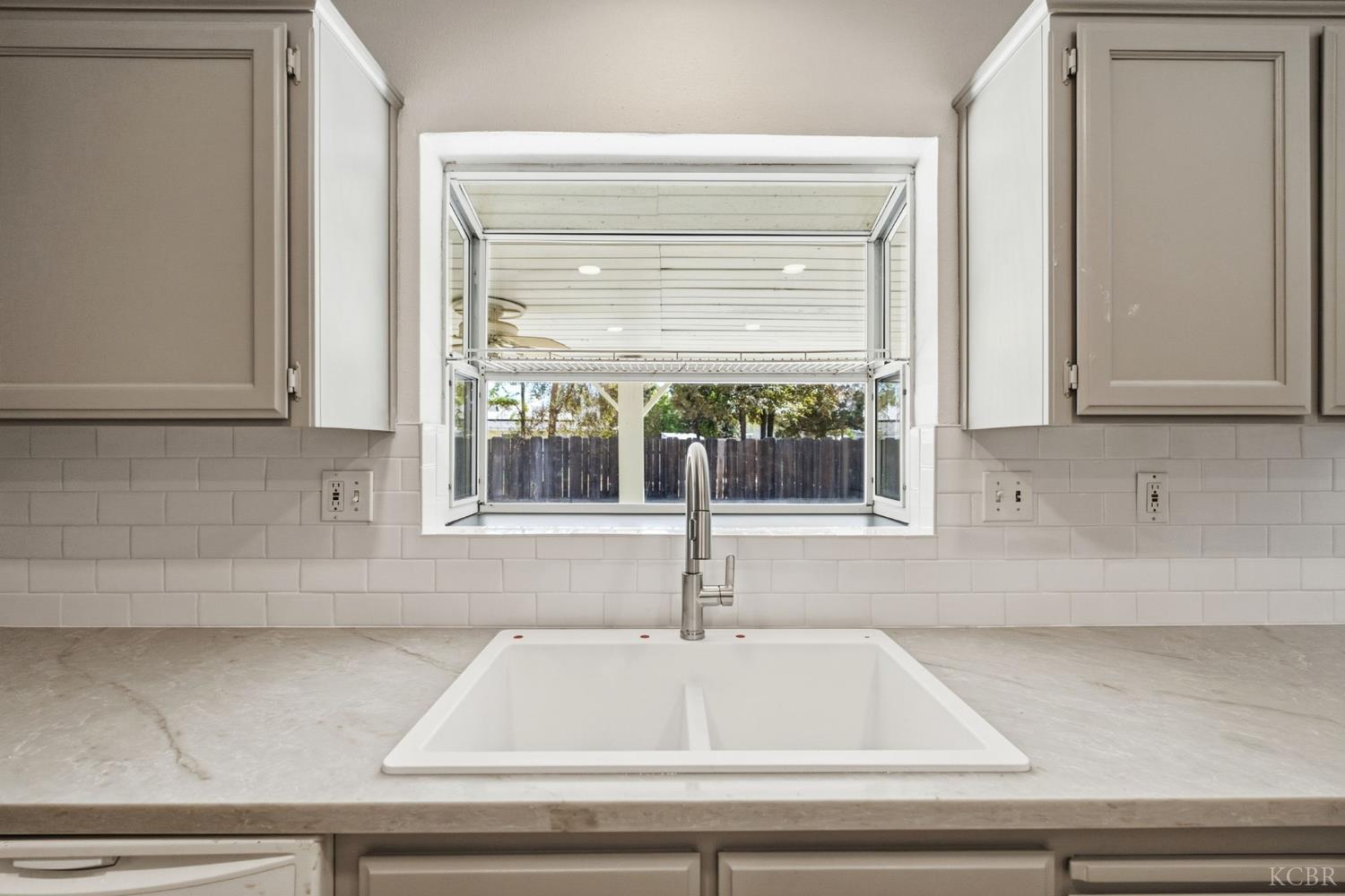 2335 N Douty St, Hanford, CA 93230