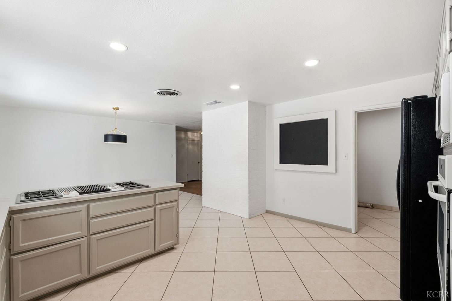 2335 N Douty St, Hanford, CA 93230