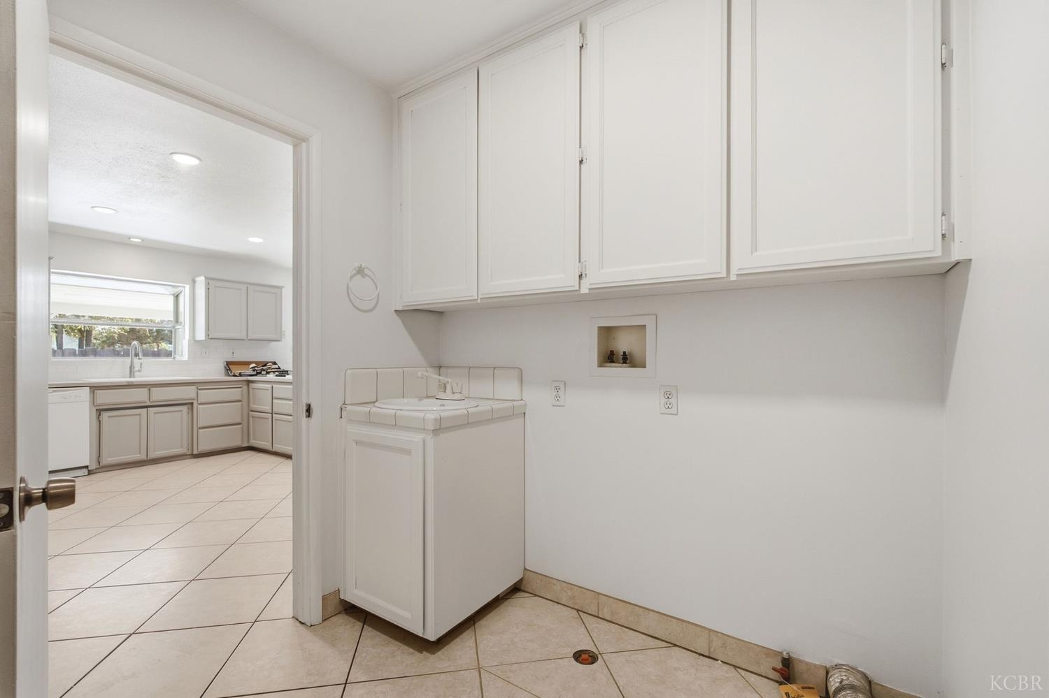 2335 N Douty St, Hanford, CA 93230