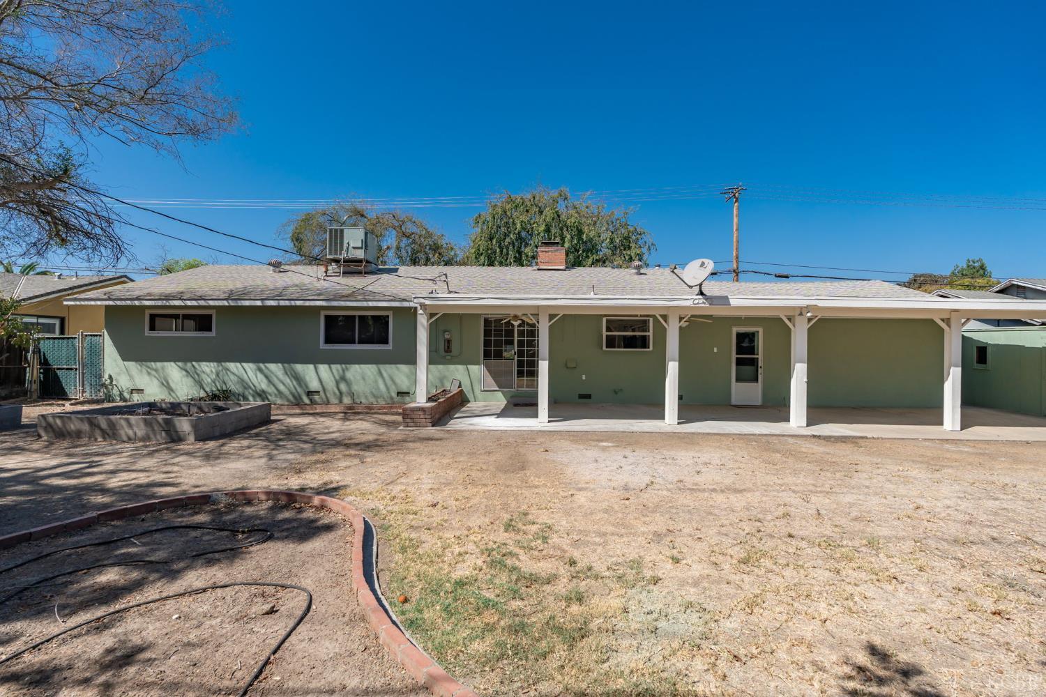2335 N Douty St, Hanford, CA 93230