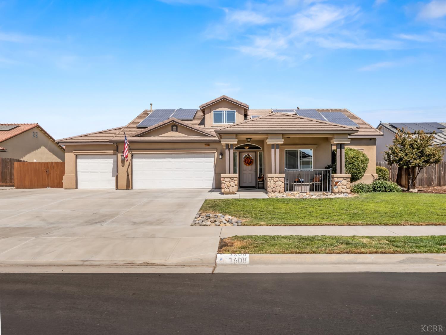 1608 Morro Ln, Lemoore, CA 93245