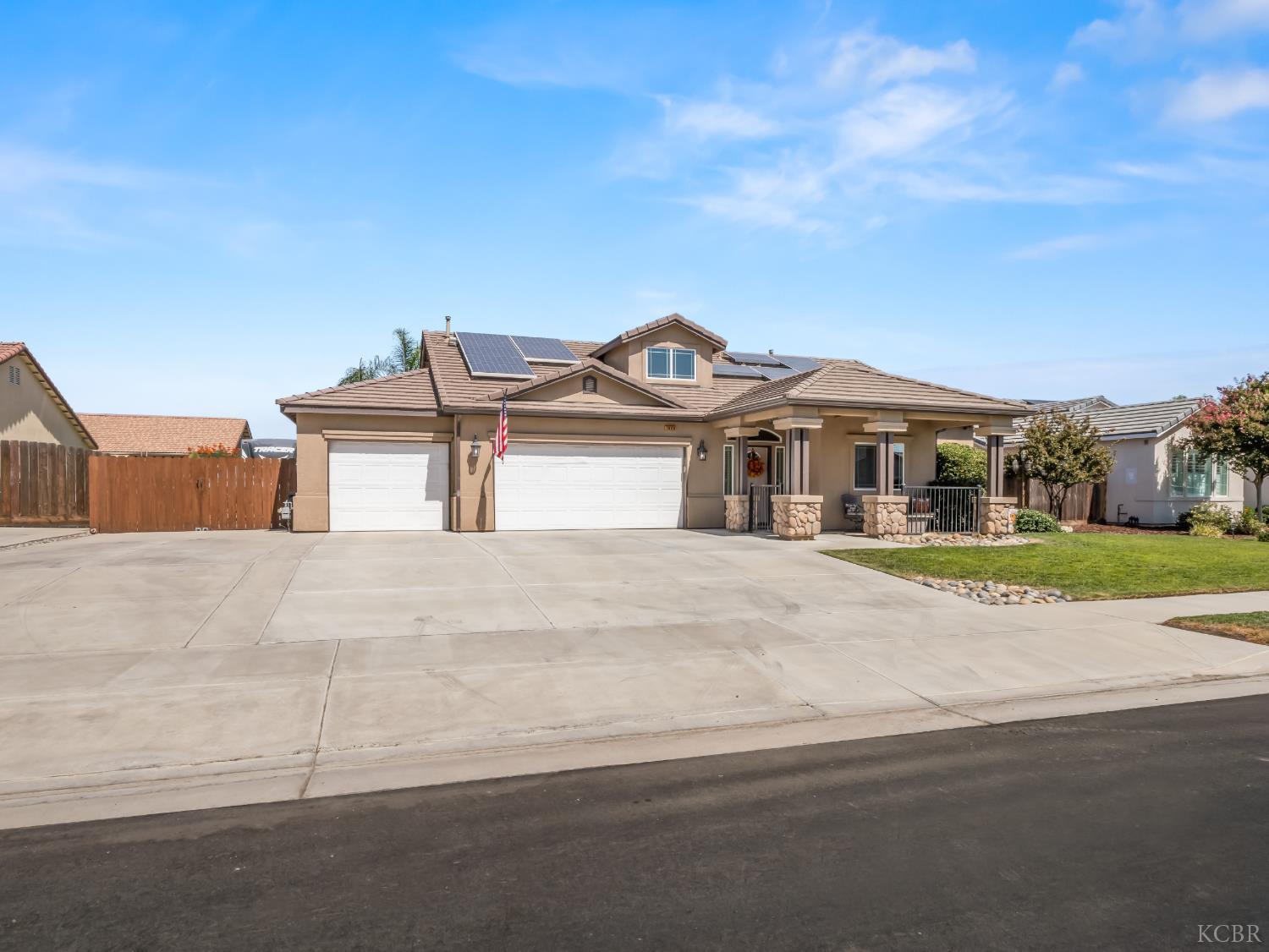 1608 Morro Ln, Lemoore, CA 93245