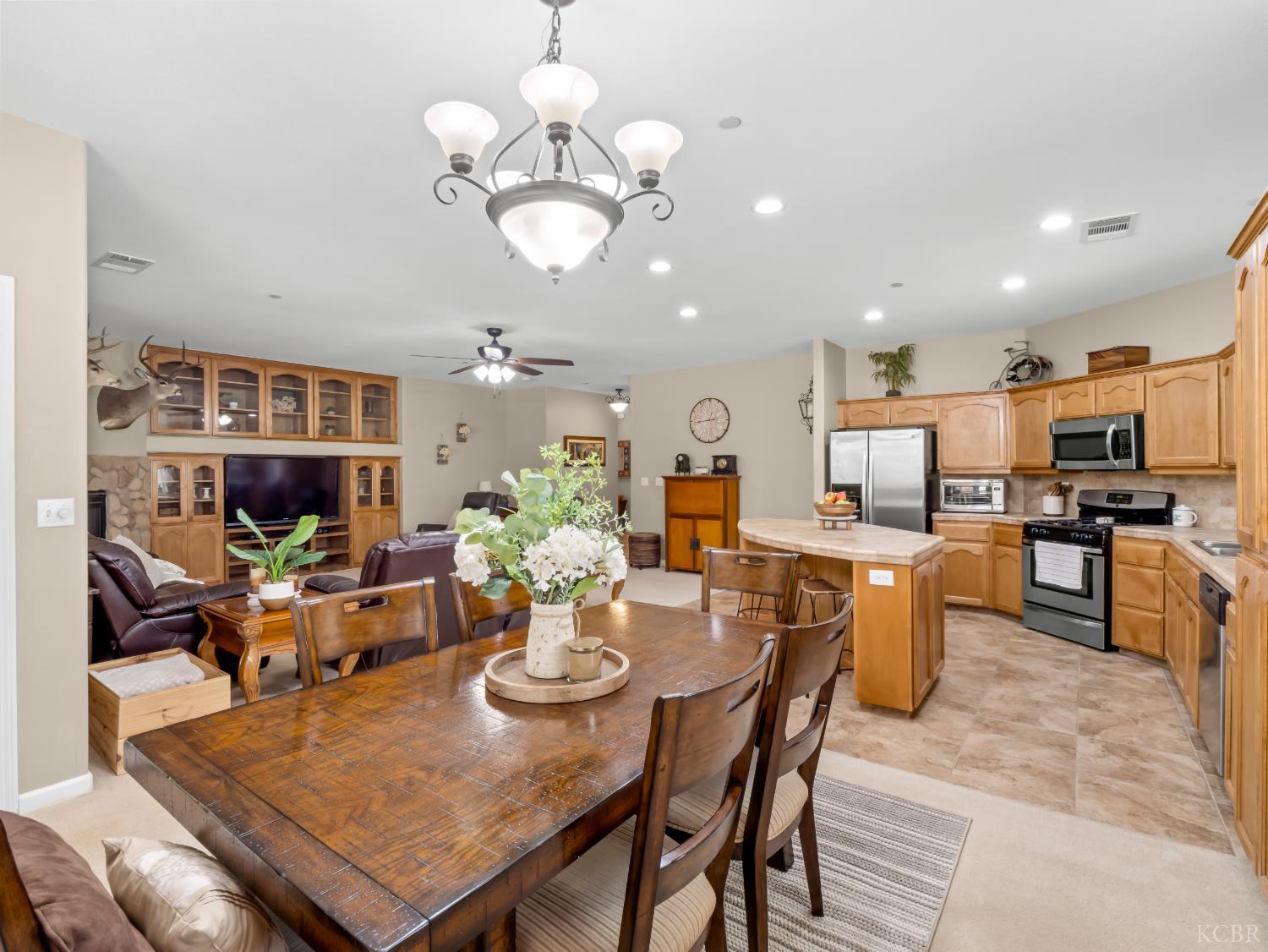 1608 Morro Ln, Lemoore, CA 93245