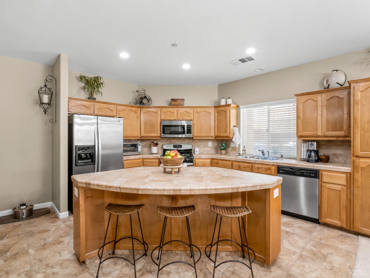 1608 Morro Ln, Lemoore, CA 93245