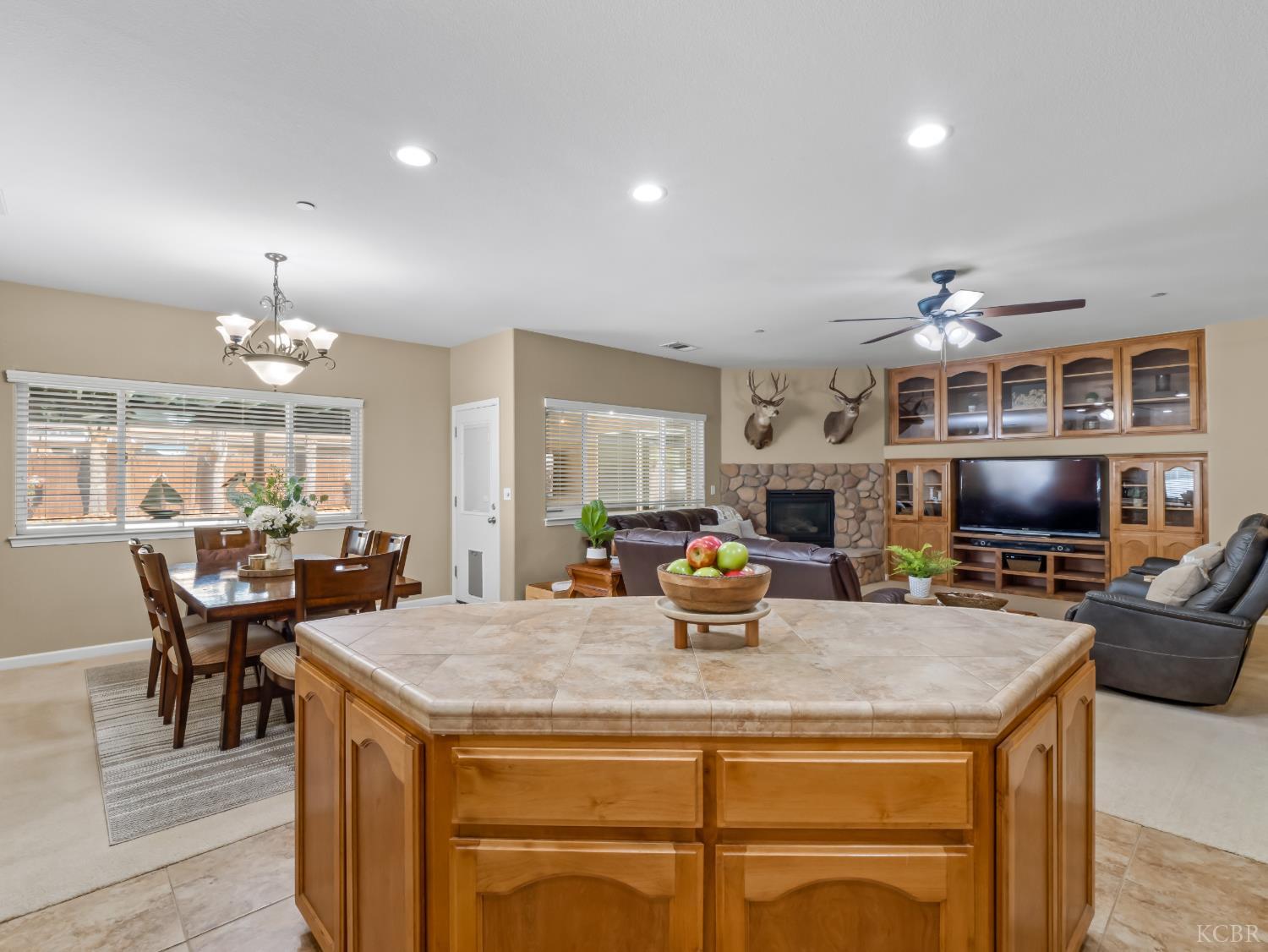 1608 Morro Ln, Lemoore, CA 93245