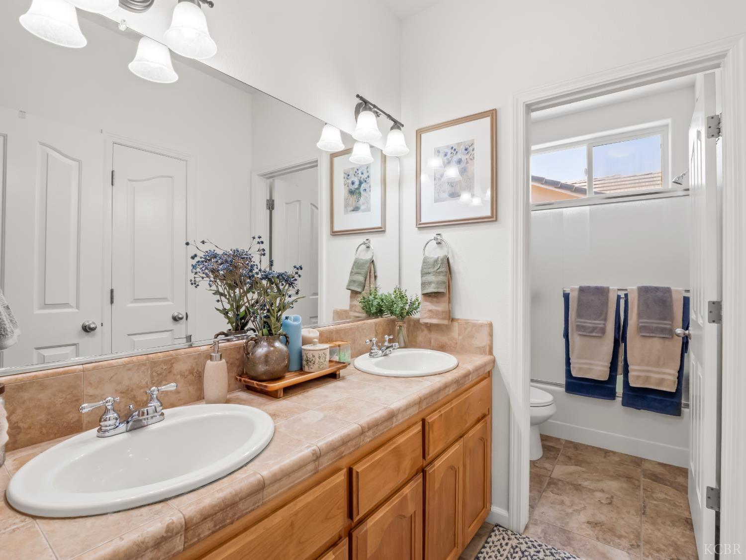 1608 Morro Ln, Lemoore, CA 93245