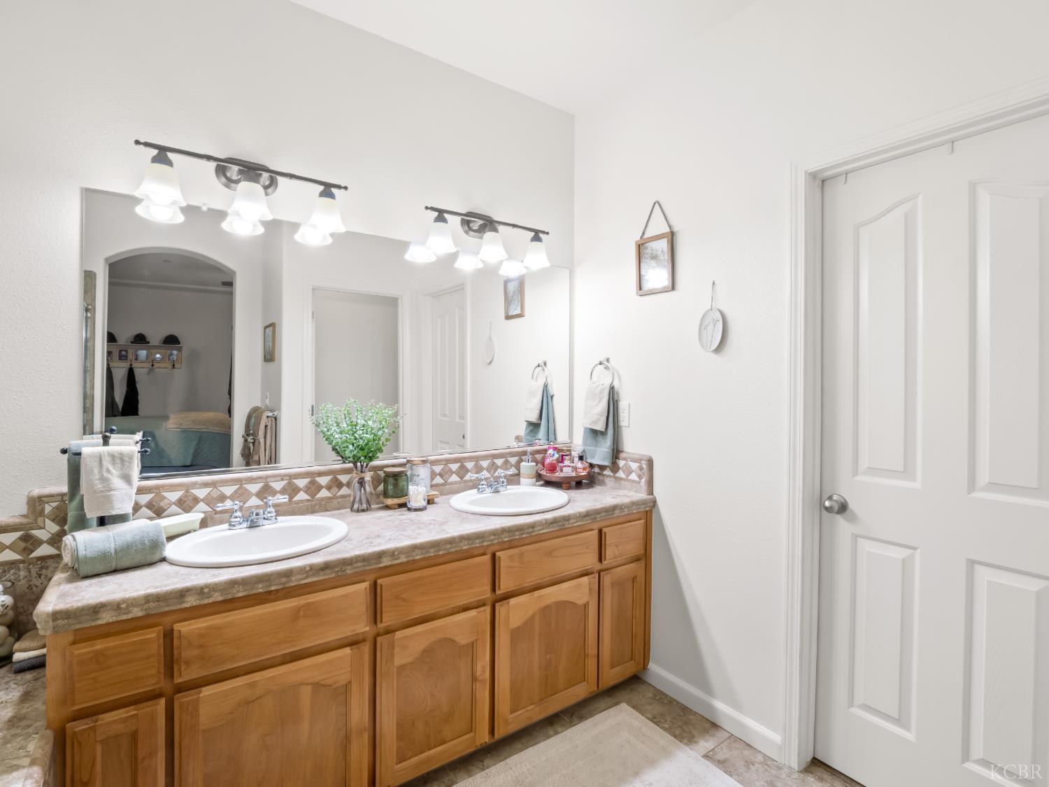 1608 Morro Ln, Lemoore, CA 93245