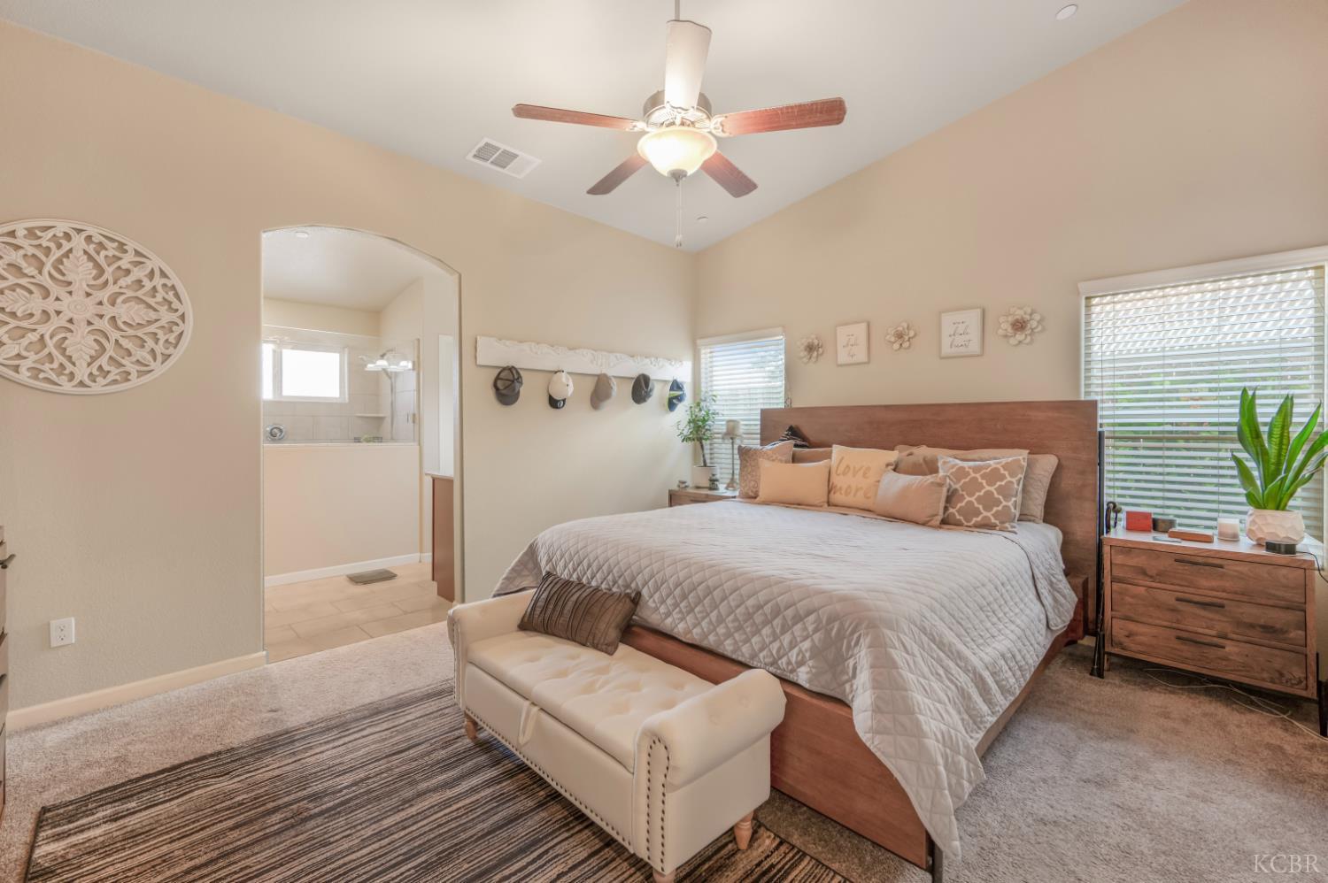 2326 W Andrew Ln W, Hanford, CA 93230