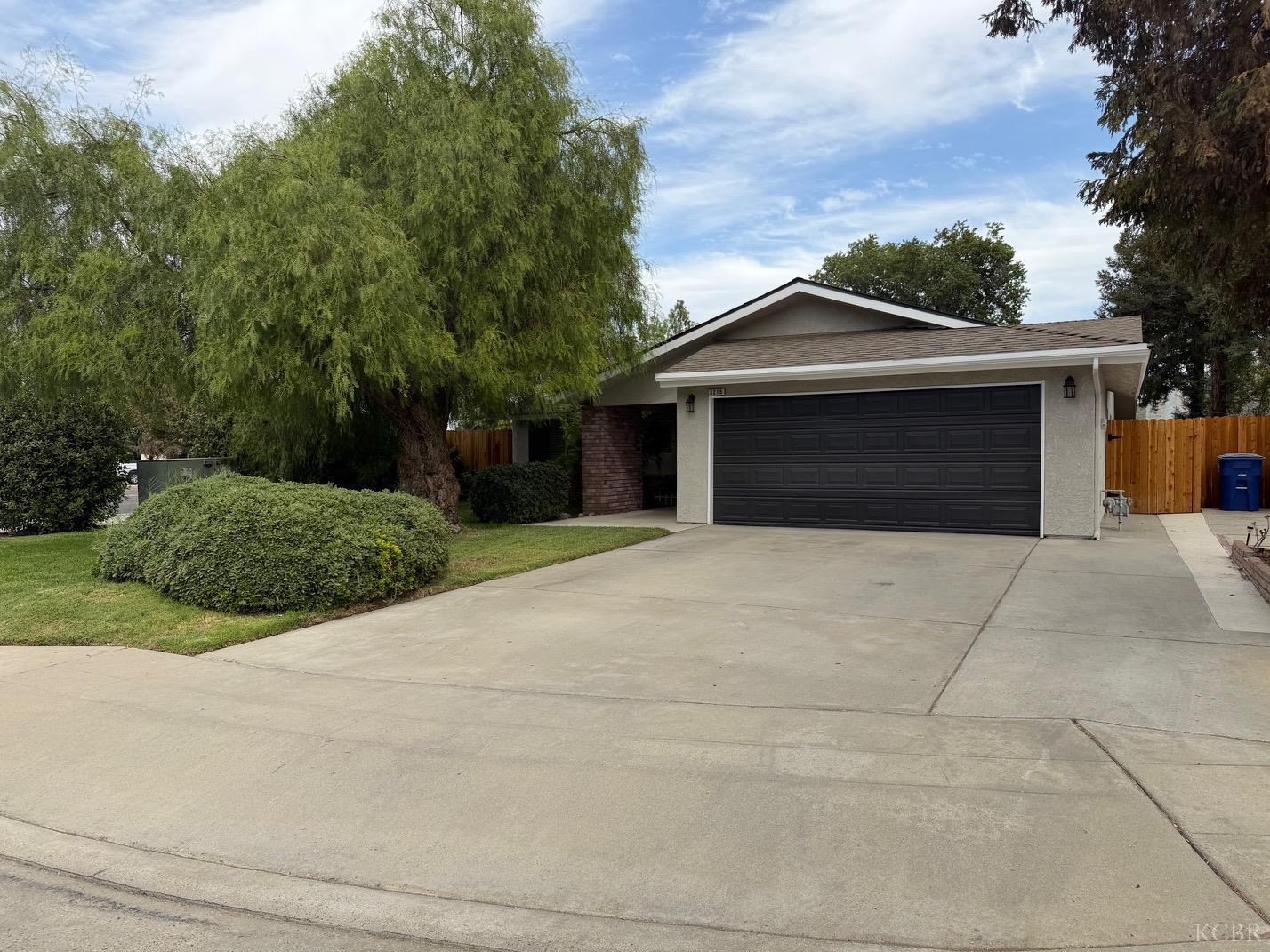 3215 Miramonte Ave, Clovis, CA 93611