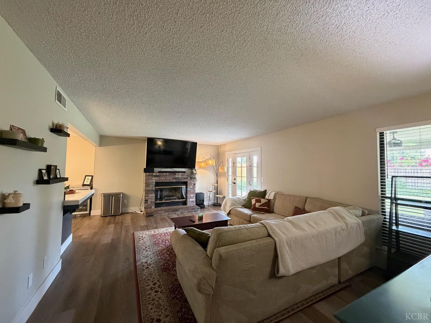 3215 Miramonte Ave, Clovis, CA 93611