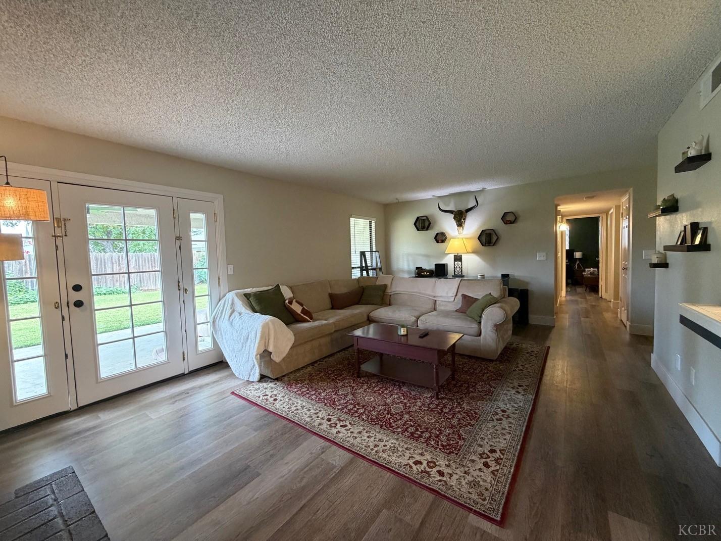 3215 Miramonte Ave, Clovis, CA 93611