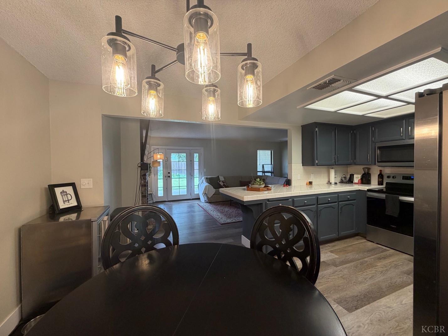 3215 Miramonte Ave, Clovis, CA 93611