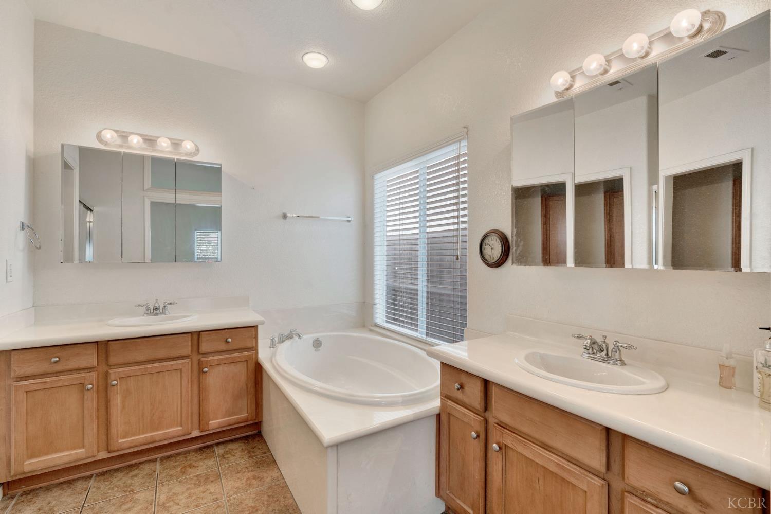 5018 W Modoc Ave, Visalia, CA 93291
