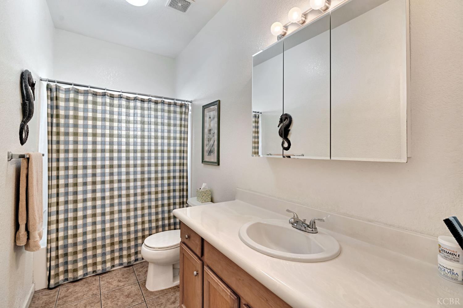 5018 W Modoc Ave, Visalia, CA 93291