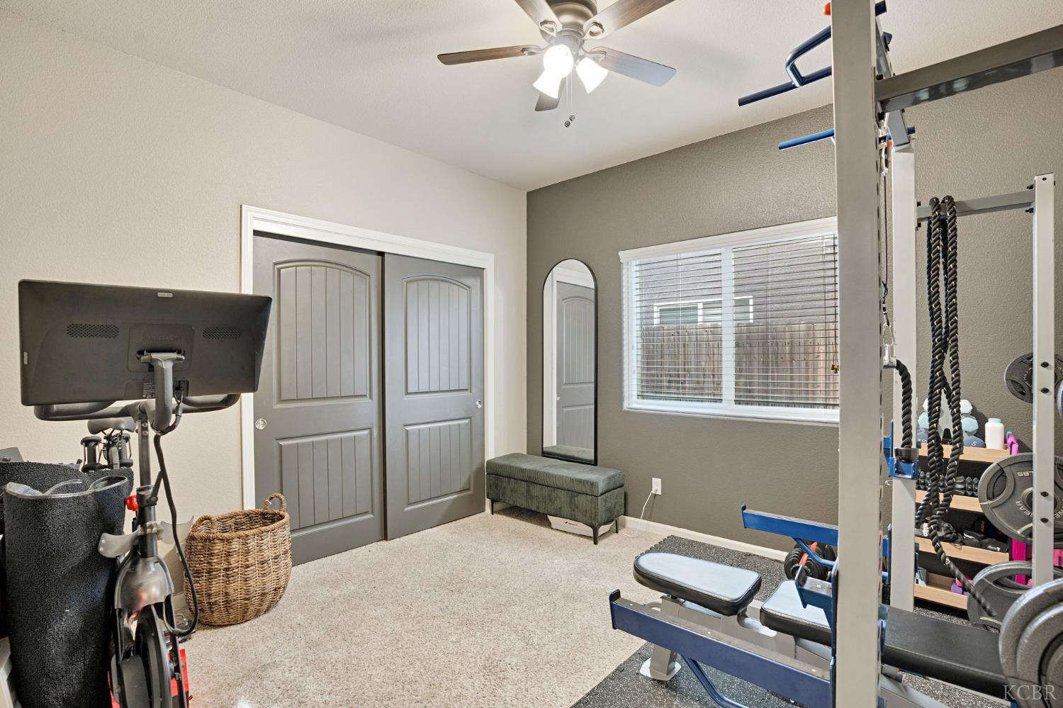 1875 Bryman St, Hanford, CA 93230