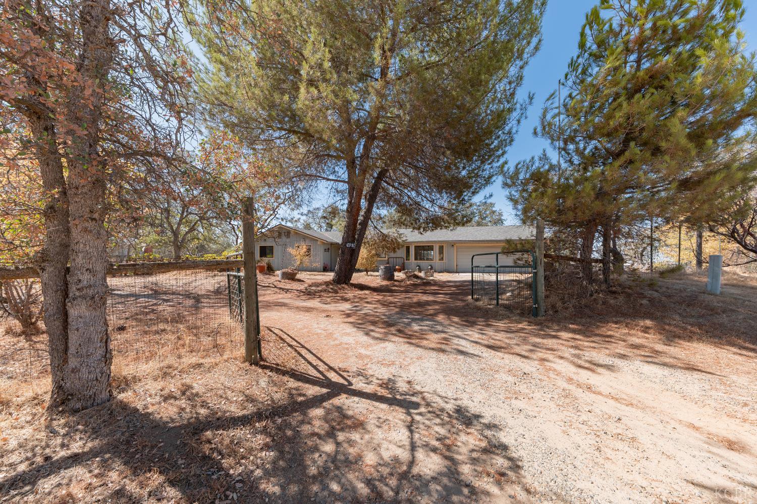 32838 Water Gulch Rd, Coarsegold, CA 93614