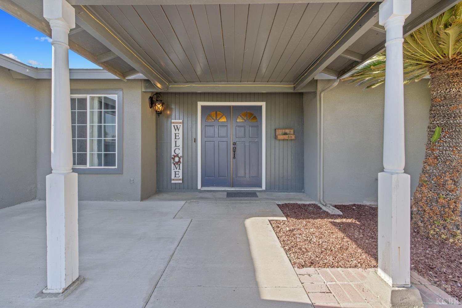 916 E Elm St, Hanford, CA 93230