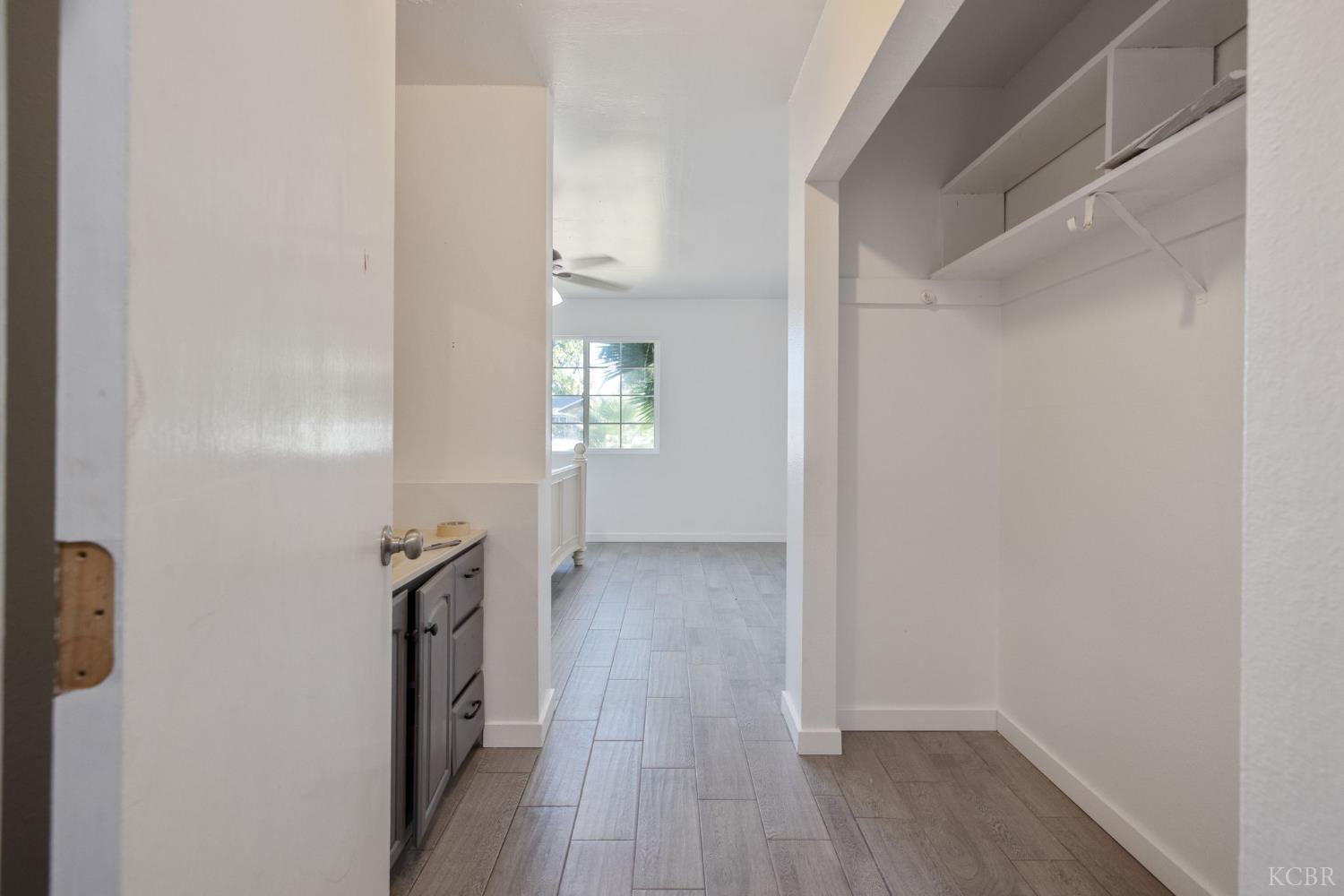 916 E Elm St, Hanford, CA 93230
